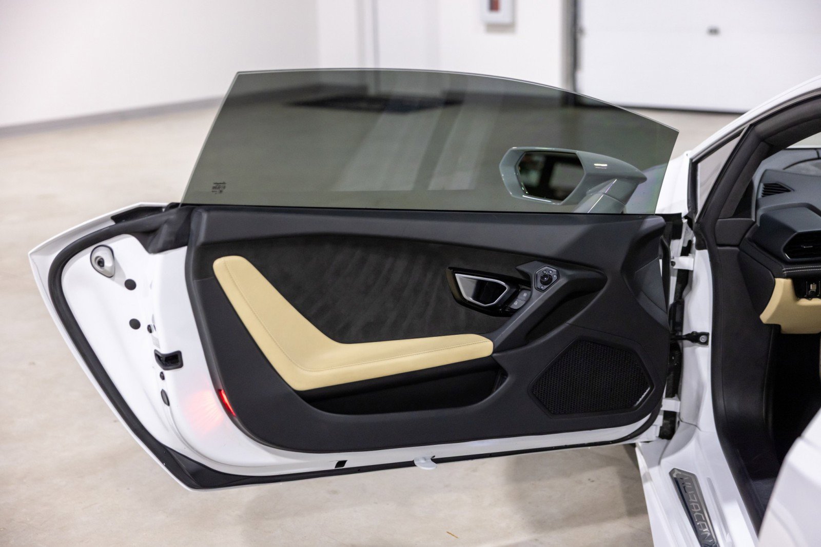 Used 2016 Lamborghini Huracan LP 610-4 image 29