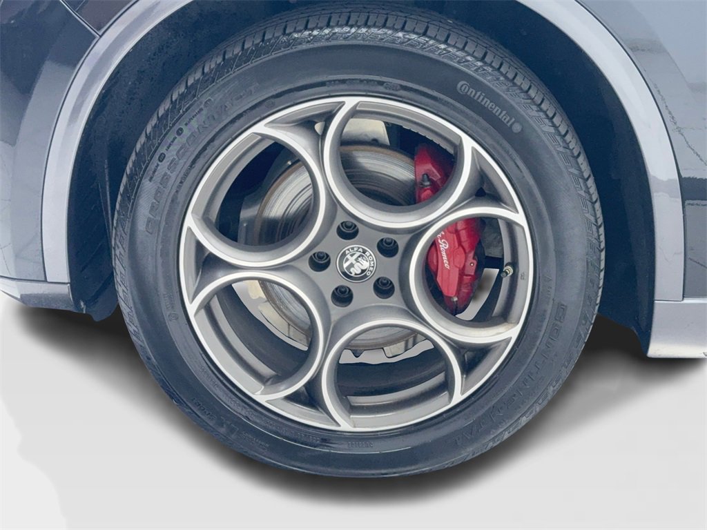 Used 2023 Alfa Romeo Stelvio Ti image 54