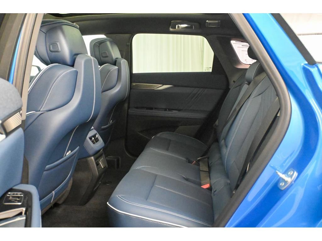 New 2026 Cadillac Optiq Luxury 2 image 13