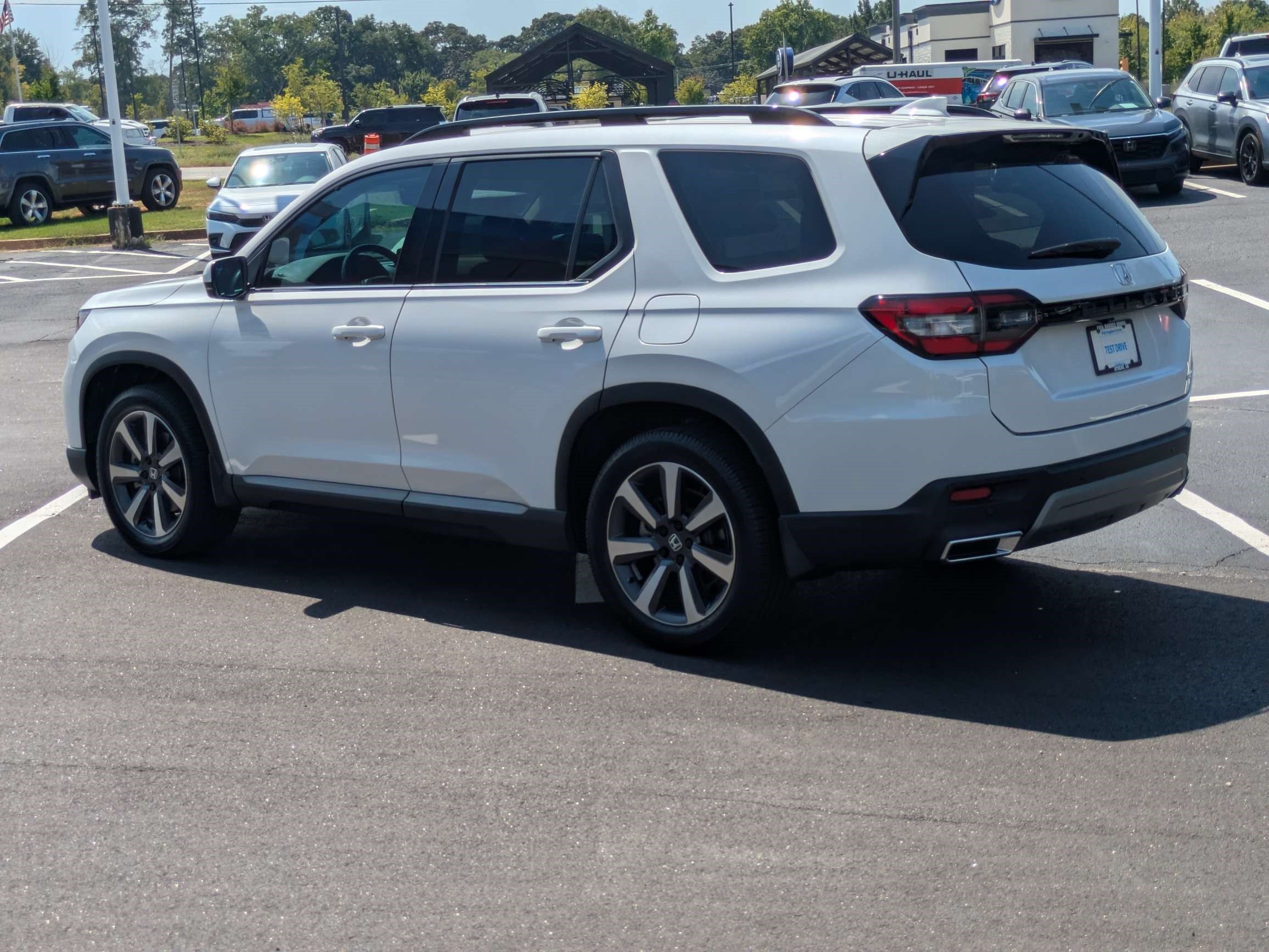 Certified 2023 Honda Pilot Touring image 8