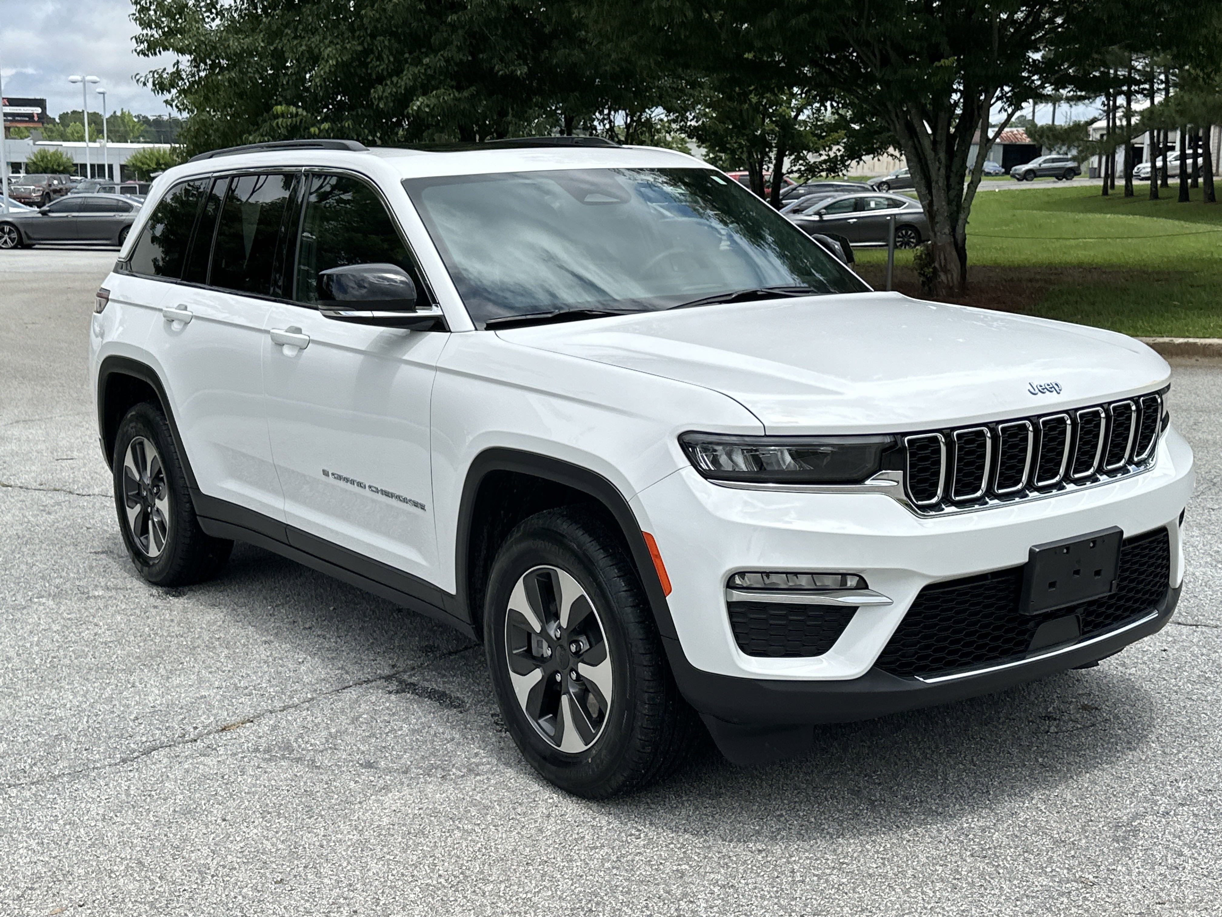 Used 2024 Jeep Grand Cherokee Limited 4xe image 3