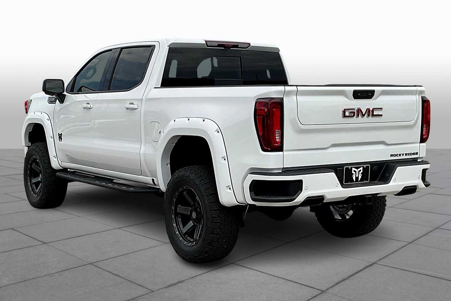 New 2025 GMC Sierra 1500 AT4 w/ AT4 Premium Package AWD/4WD image 7