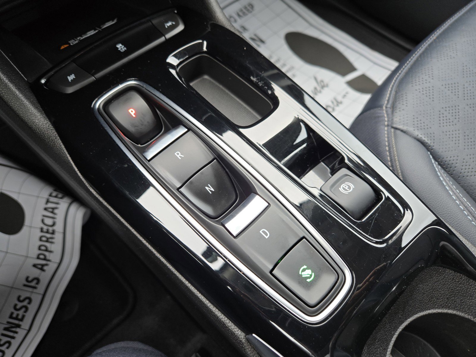 Used 2022 Chevrolet Bolt EUV Premier w/ Sun & Sound Package image 18