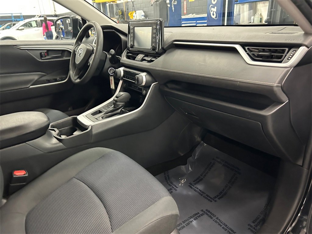 Used 2019 Toyota RAV4 LE image 23