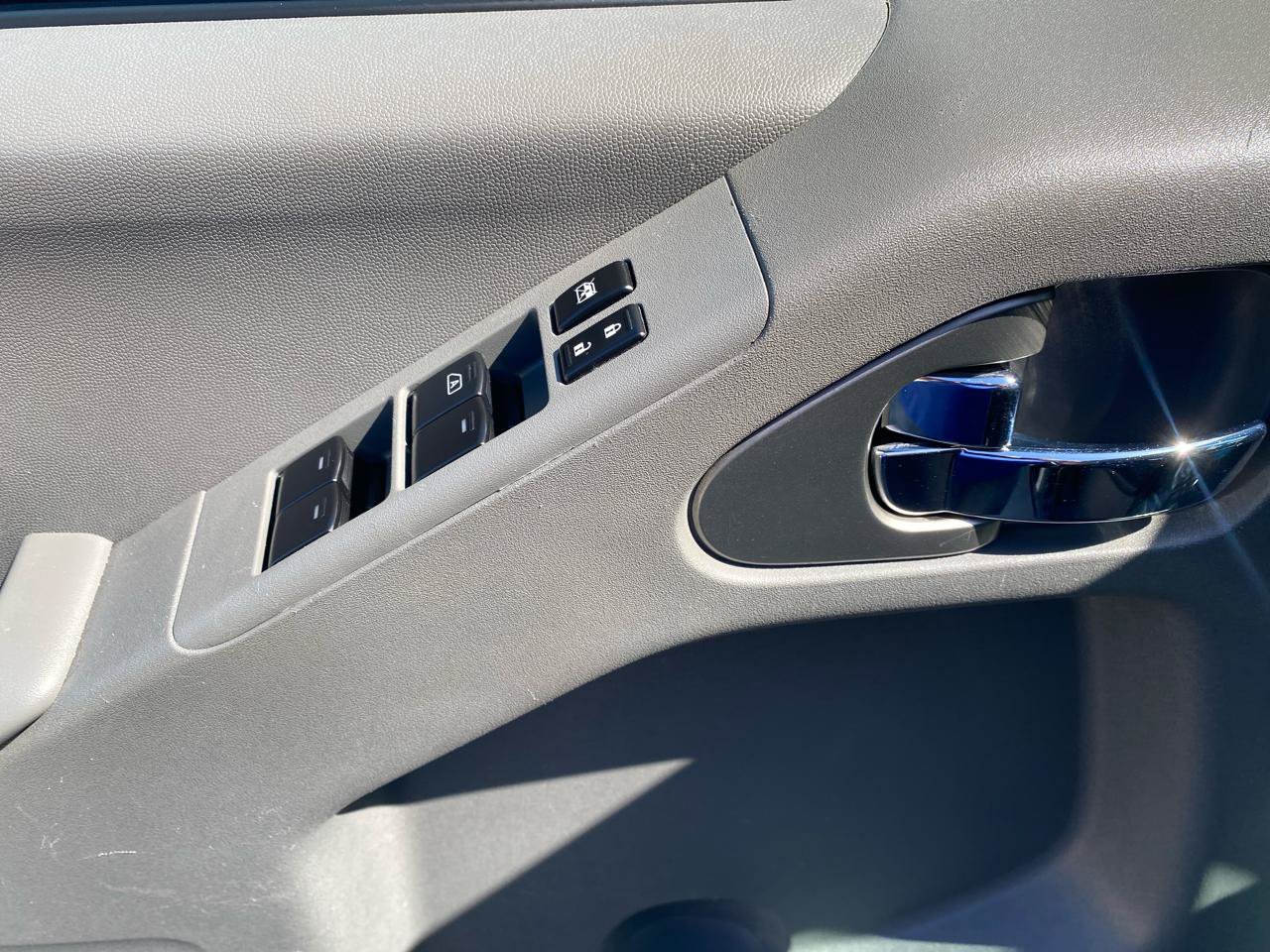 Used 2018 Nissan Frontier SV AWD/4WD image 17