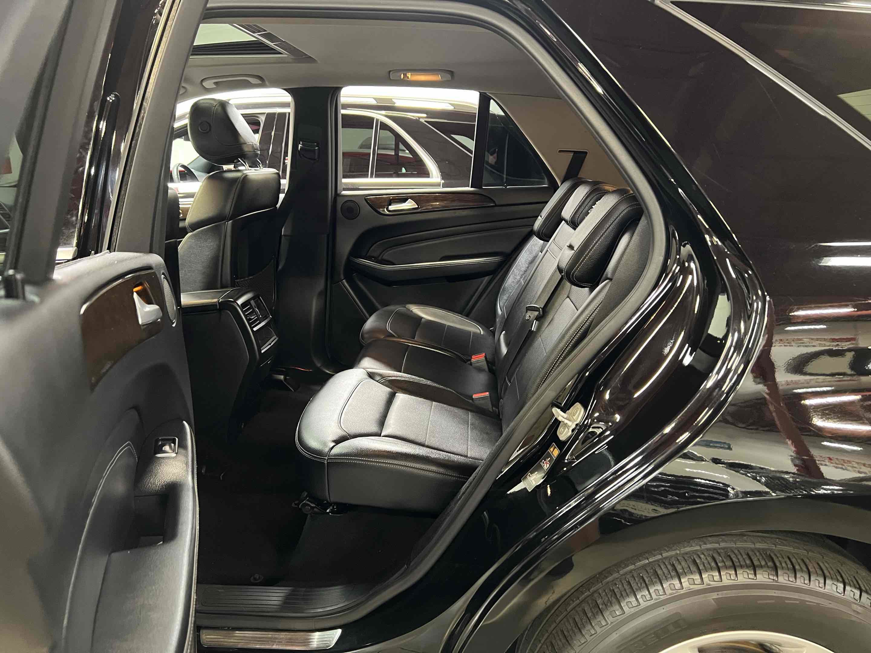 Used 2015 Mercedes-Benz ML 350 4MATIC w/ Premium 1 Package image 5