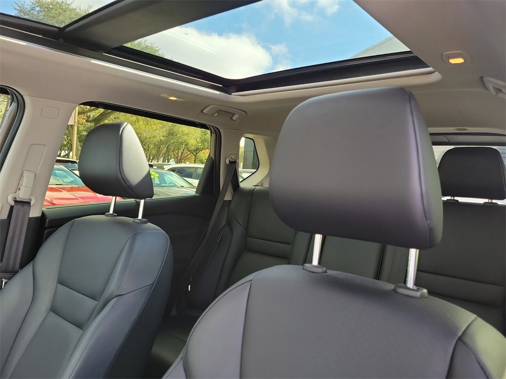 Used 2024 Nissan Rogue SV w/ SV Premium Package image 21