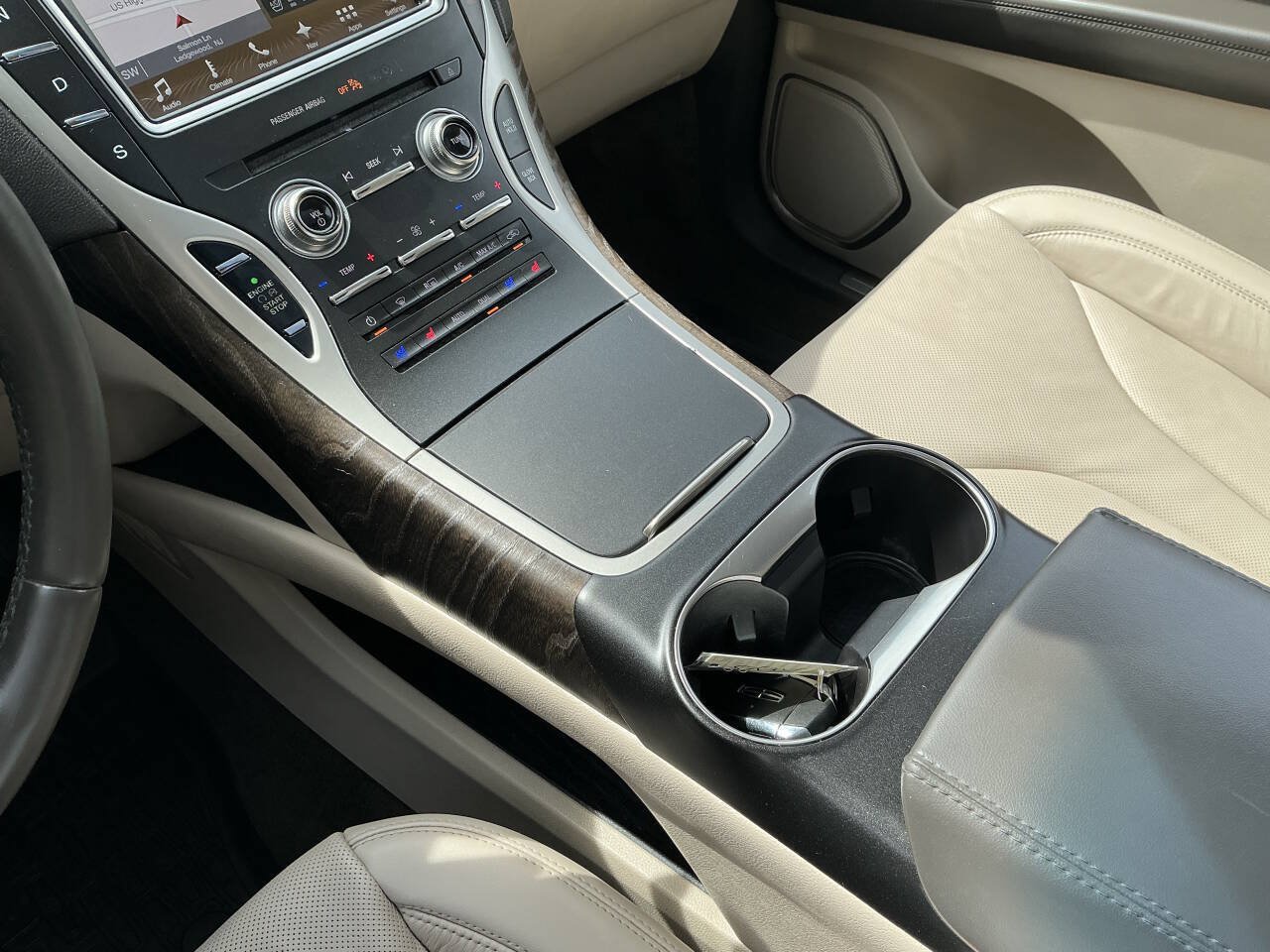 Used 2018 Lincoln MKX Reserve w/ Lincoln MKX Climate Package AWD/4WD image 21