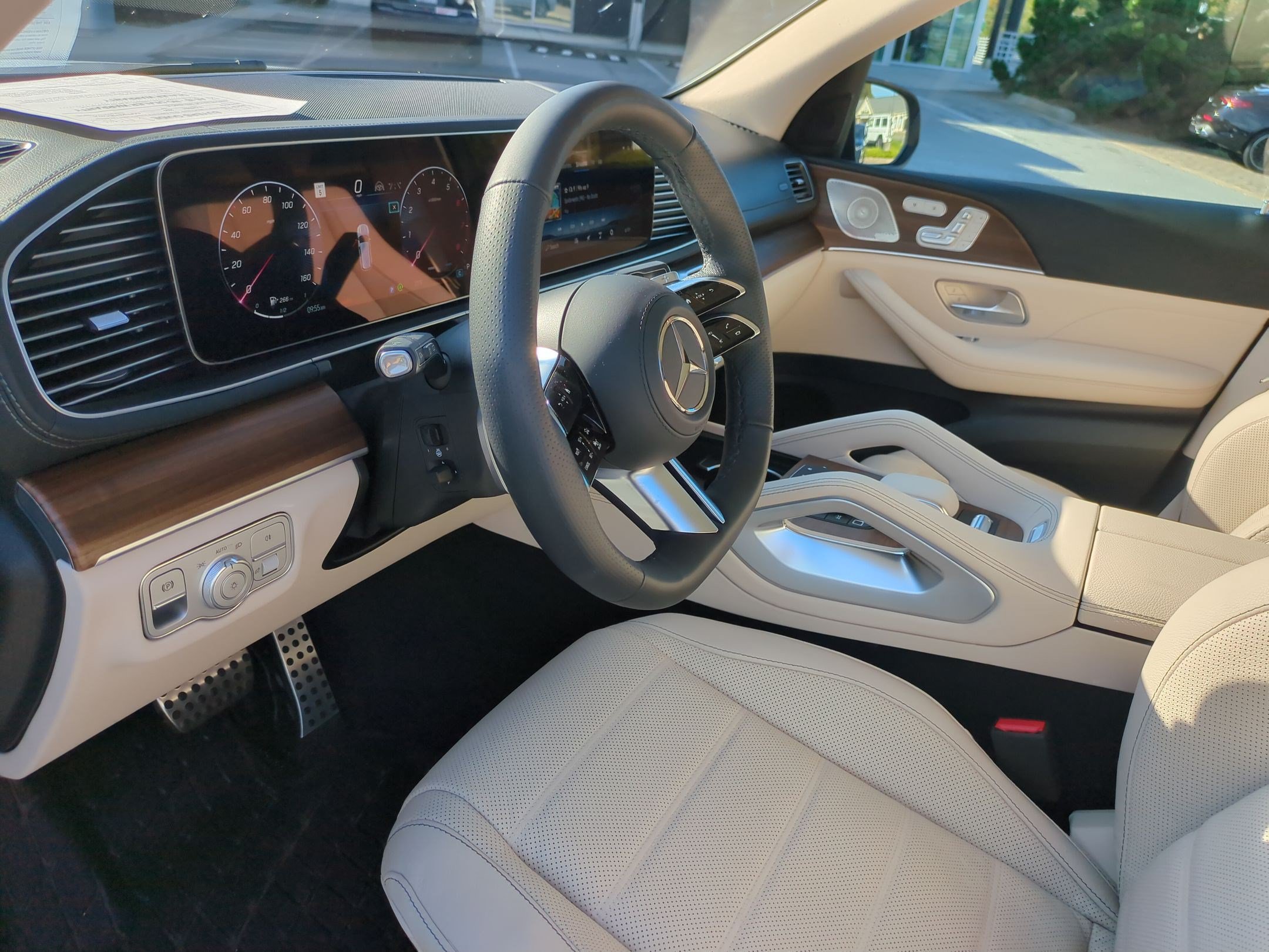 Certified 2025 Mercedes-Benz GLS 450 4MATIC image 16