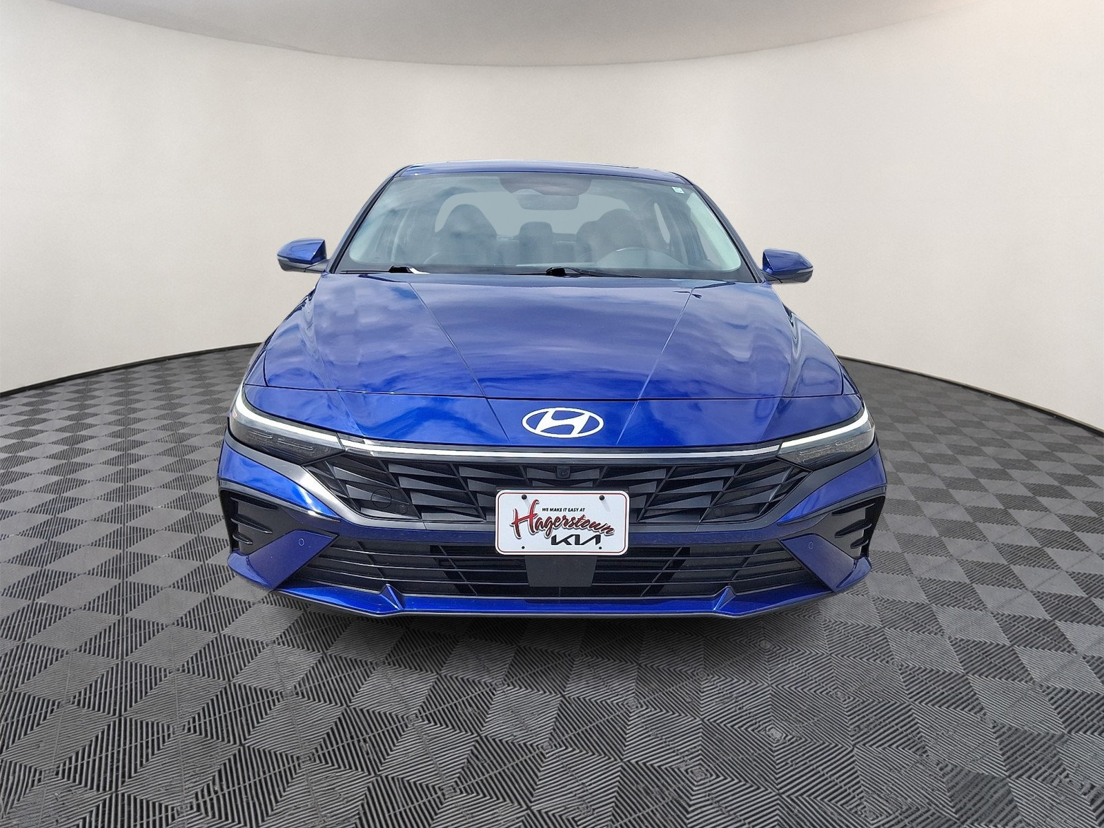 Used 2024 Hyundai Elantra Limited FWD image 2
