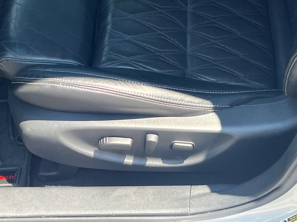 Used 2023 Nissan Maxima Platinum w/ Sport Mat Group FWD image 10