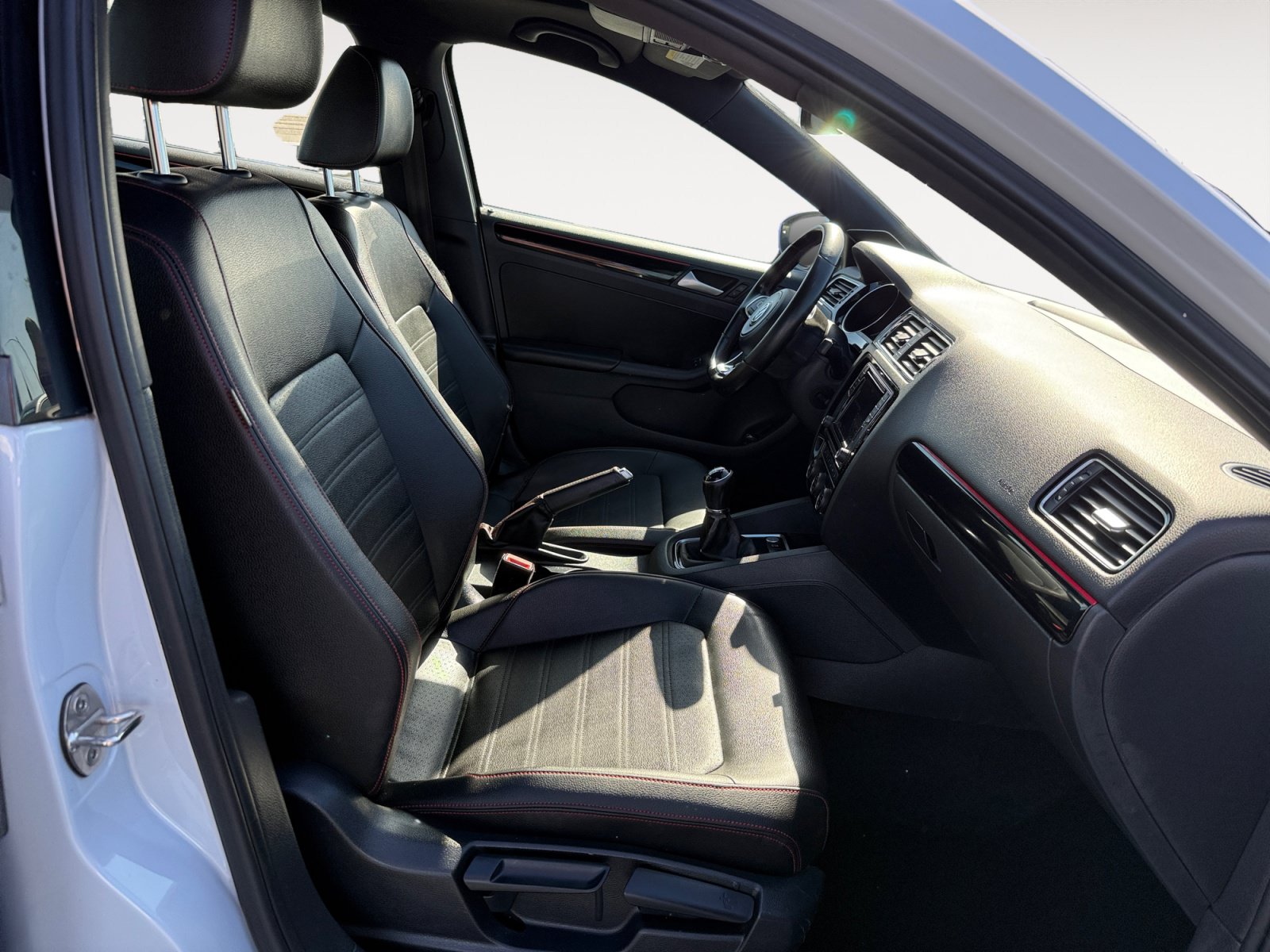 Used 2017 Volkswagen Jetta GLI FWD image 19