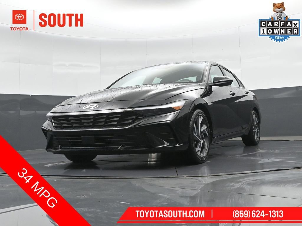 Used 2025 Hyundai Elantra SEL FWD image 43