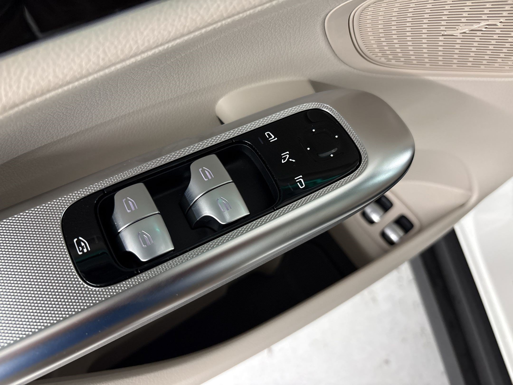 Certified 2025 Mercedes-Benz GLC 350e 4MATIC image 14