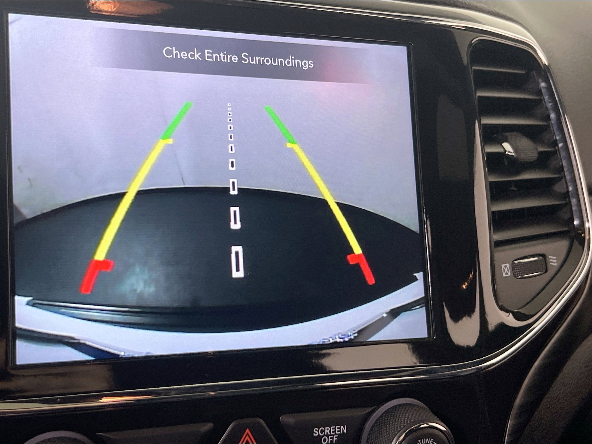 Used 2022 Jeep Grand Cherokee Laredo X image 14