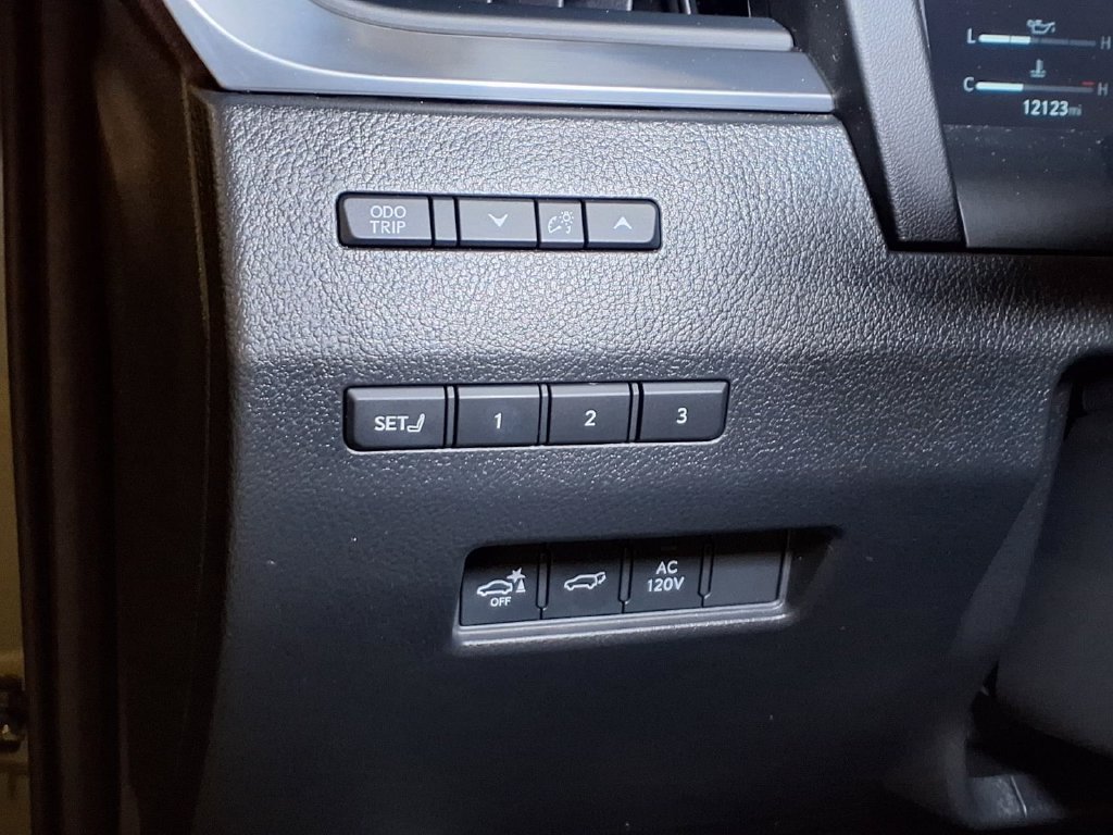 Used 2024 Lexus GX 550 w/ Accessory Package (Z1) AWD/4WD image 12
