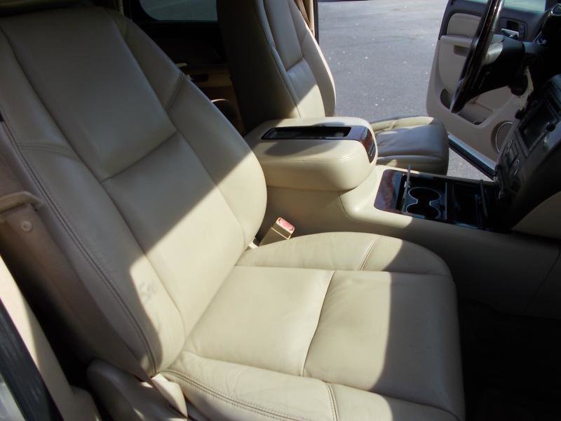 Used 2010 GMC Yukon Denali image 21