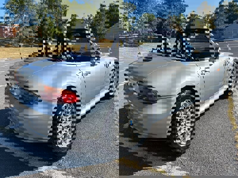 Used 1999 BMW Z3 2.5i image 3