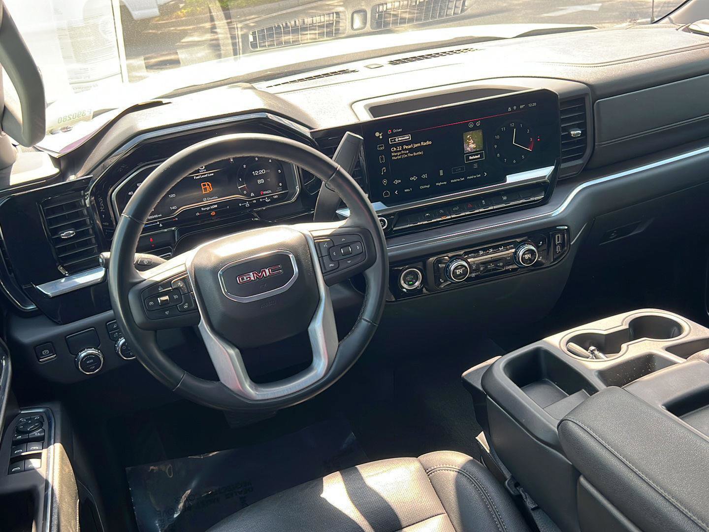 Used 2024 GMC Sierra 1500 SLT image 18