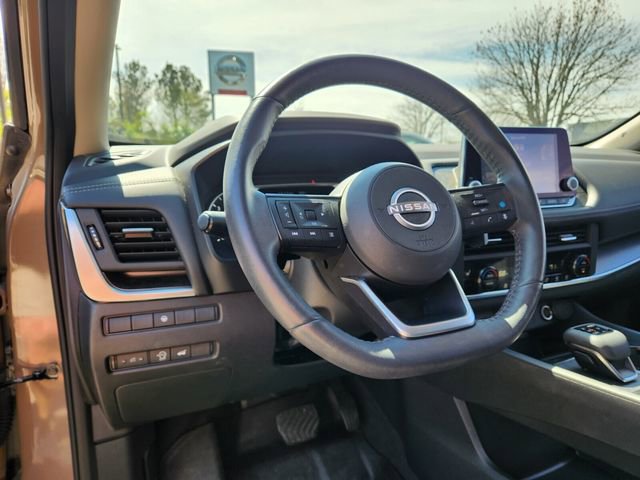 Certified 2024 Nissan Rogue SV w/ SV Premium Package FWD image 13