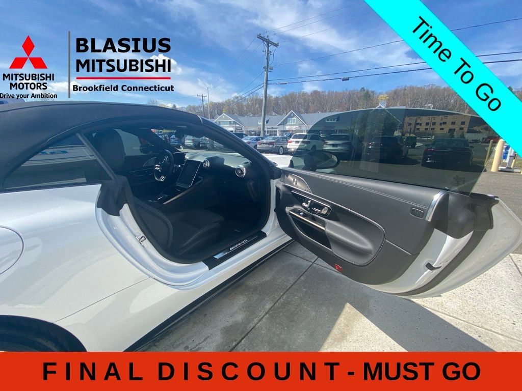 Used 2022 Mercedes-Benz SL 55 AMG 4MATIC w/ Driver Assistance Package image 36