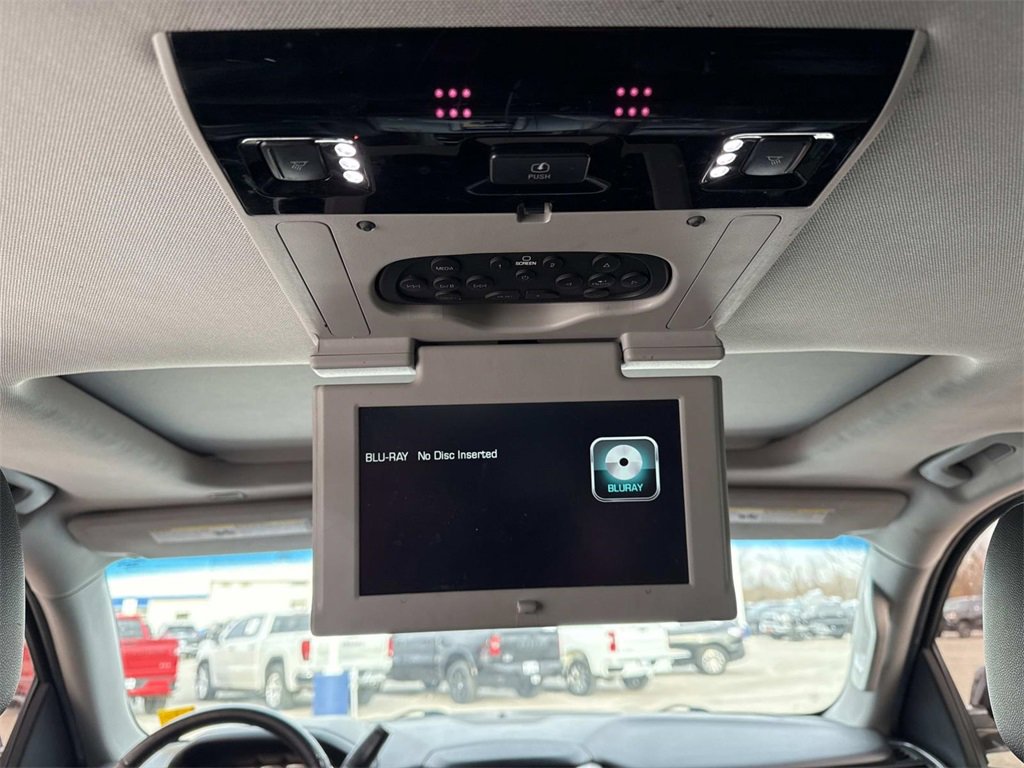 Used 2020 Chevrolet Suburban Premier image 29