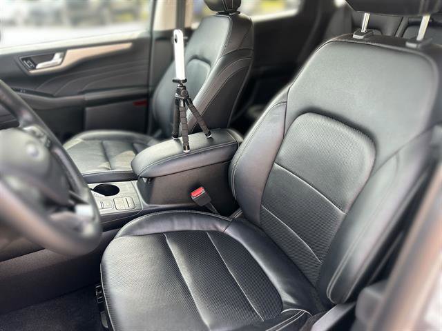 Used 2022 Ford Escape SEL image 13