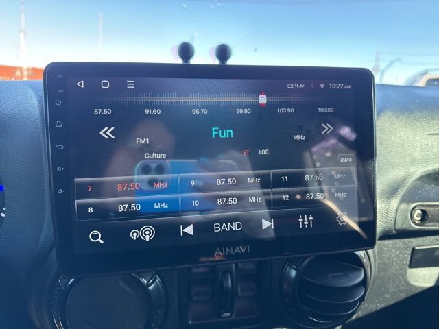 Used 2017 Jeep Wrangler Unlimited Rubicon image 24