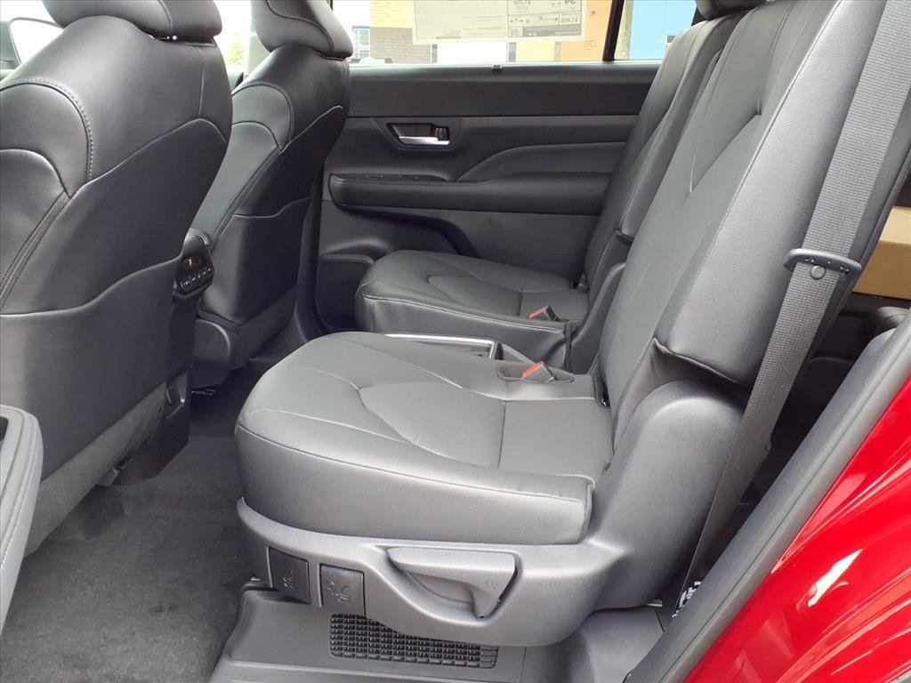 New 2026 Toyota Grand Highlander XLE image 10