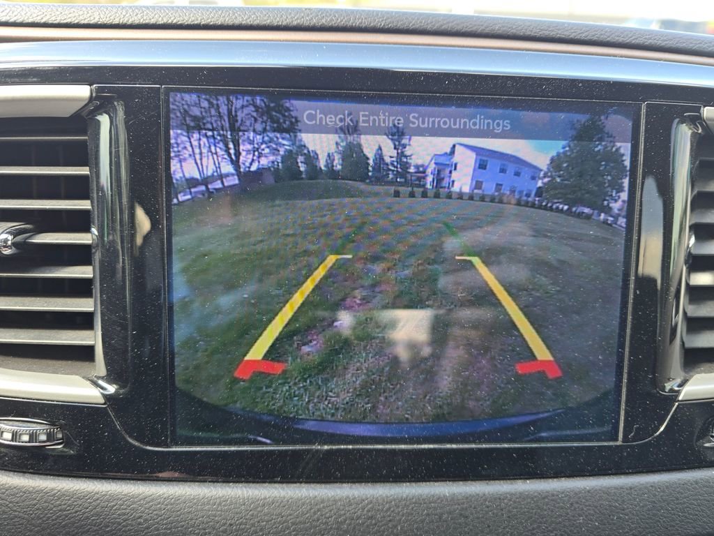 Used 2017 Chrysler Pacifica Touring-L FWD image 21