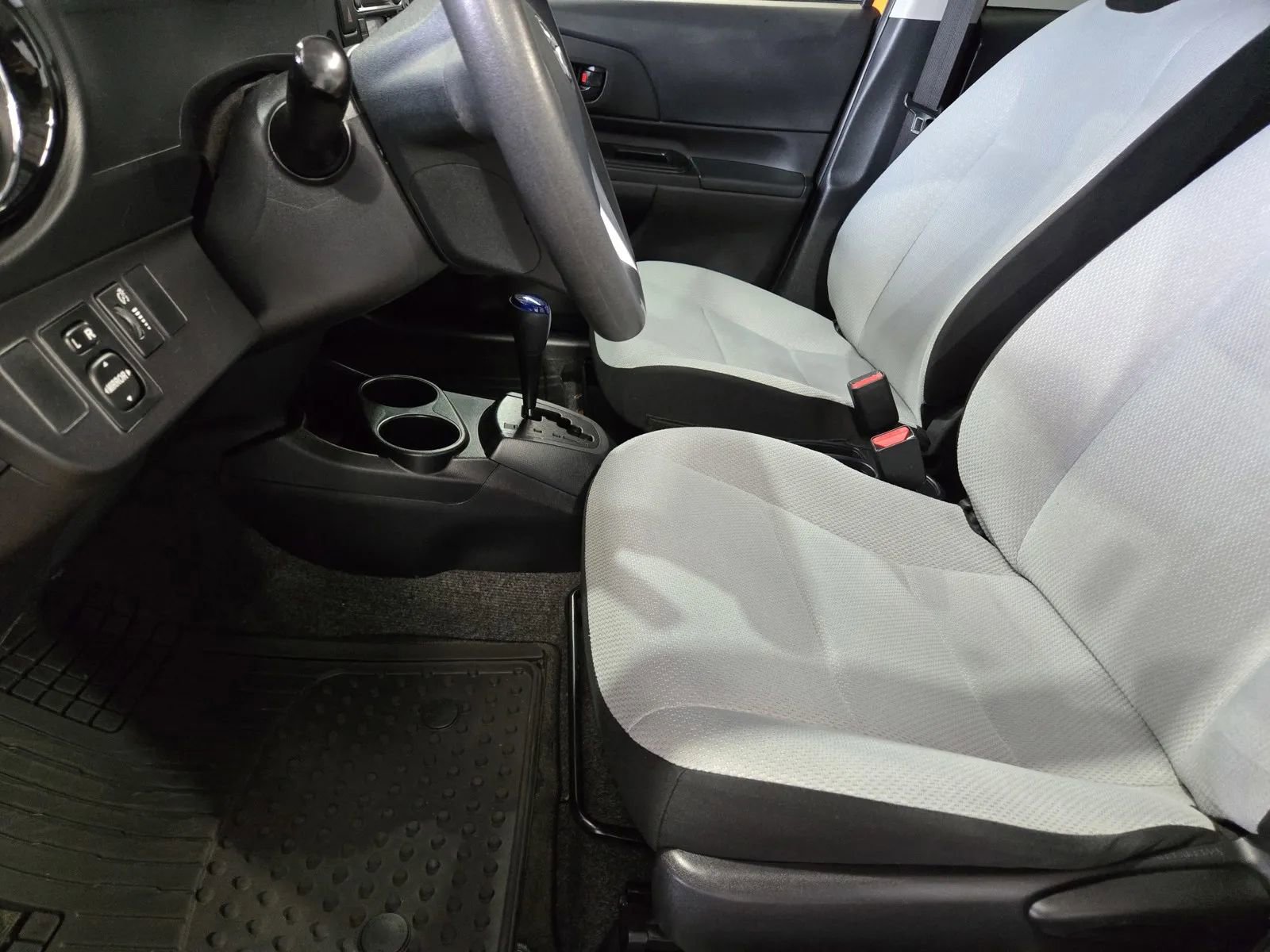 Used 2015 Toyota Prius C One FWD image 14