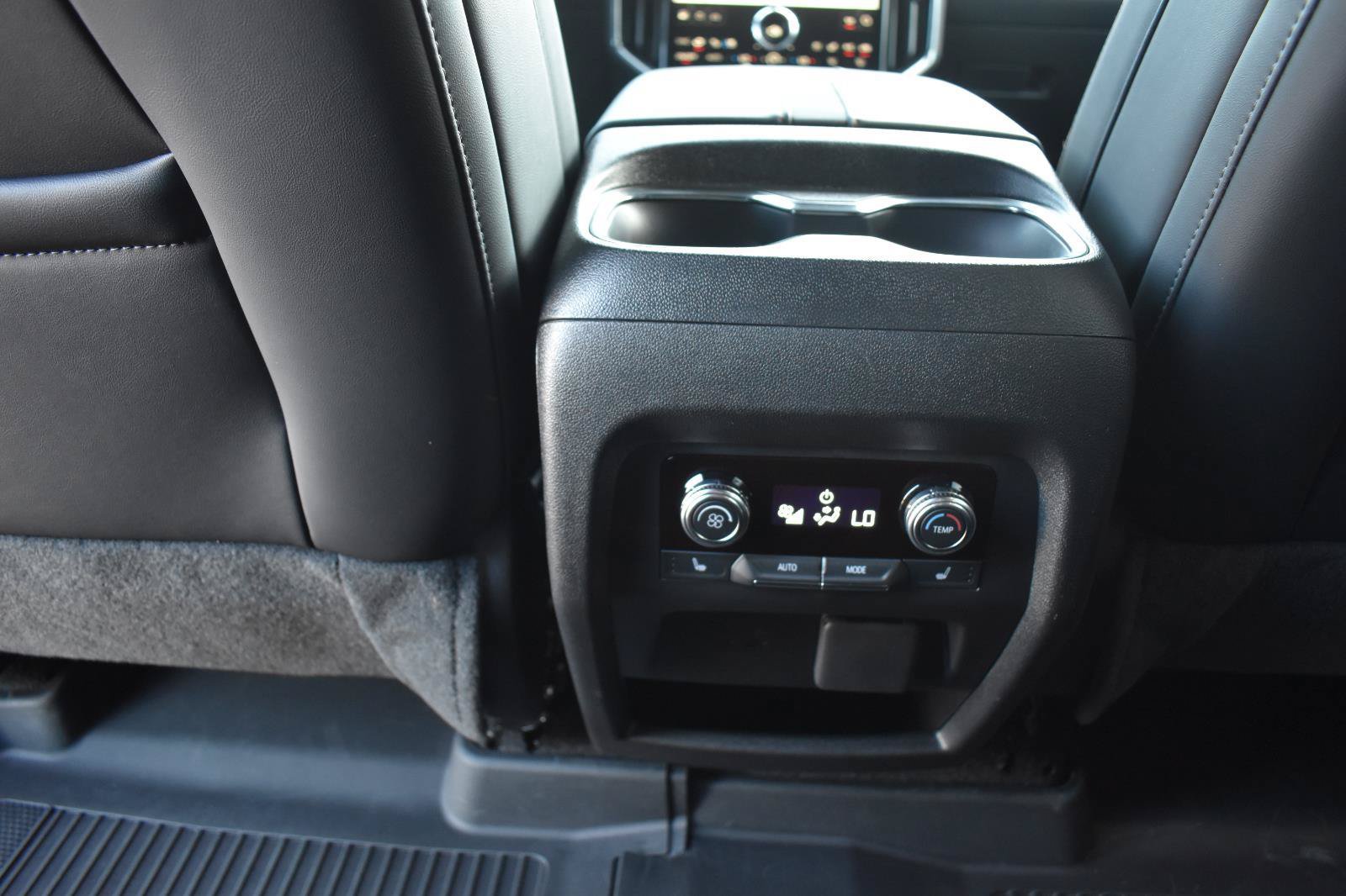 Used 2026 GMC Acadia AT4 w/ Luxury Package AWD/4WD image 58