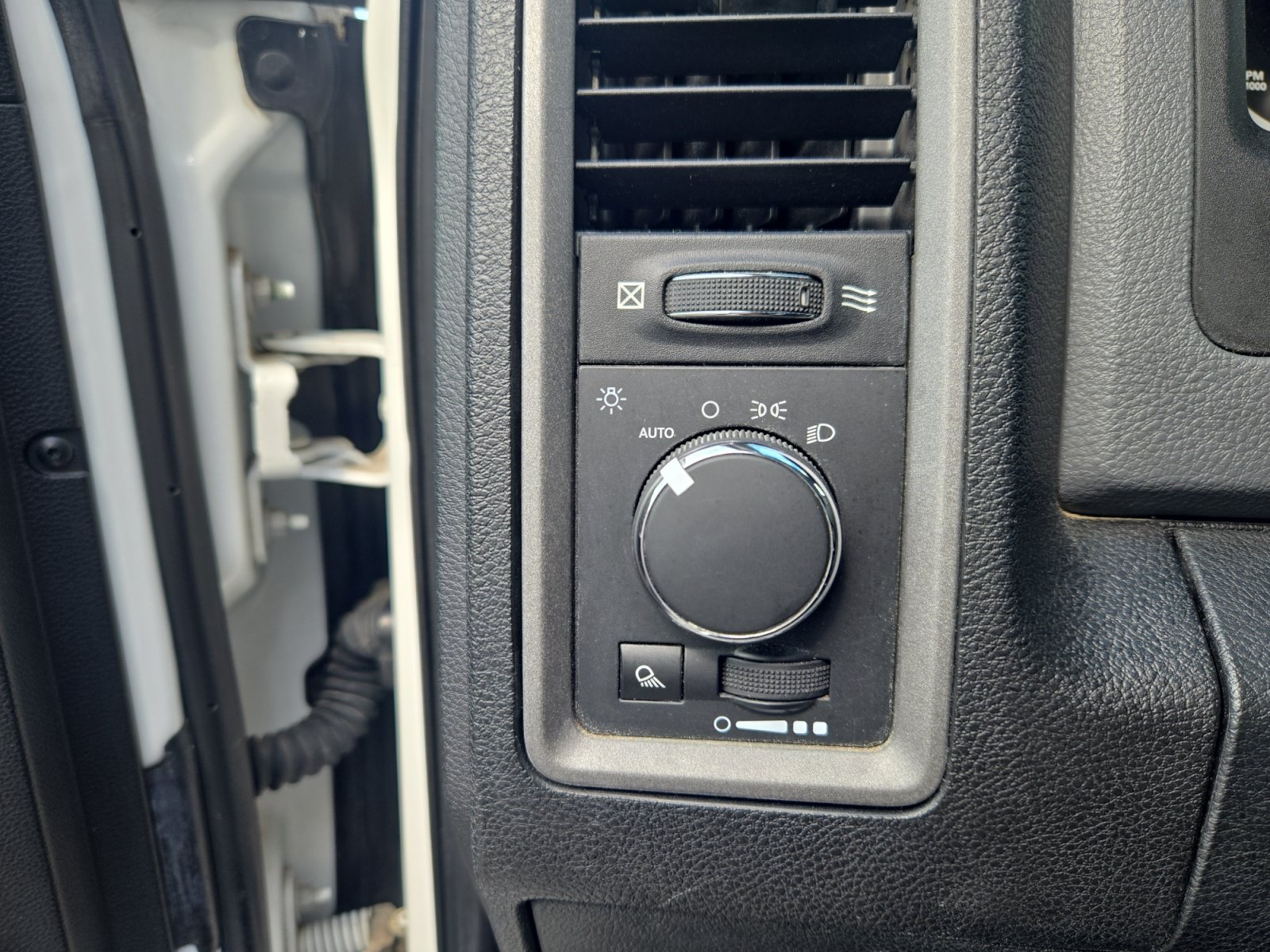 Used 2015 RAM 2500 Tradesman w/ Chrome Appearance Group AWD/4WD image 26