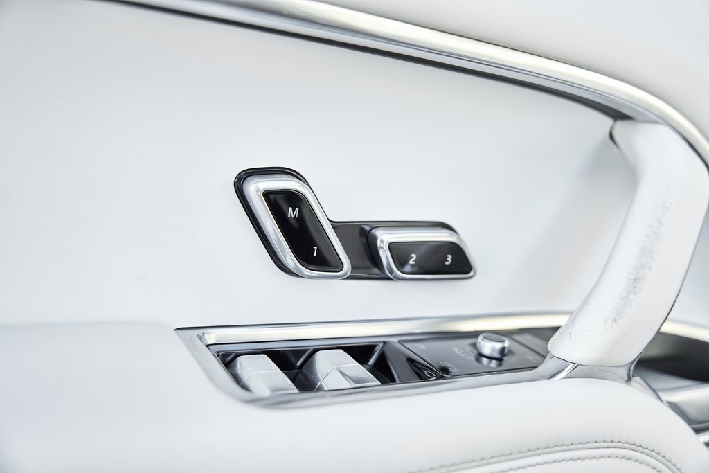 Used 2024 Land Rover Range Rover SV image 35