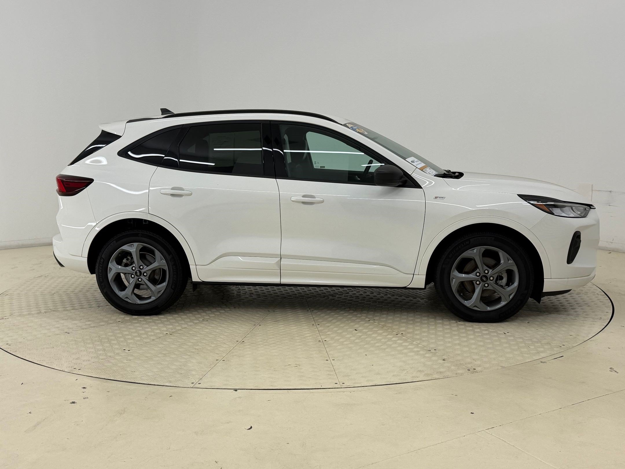 Certified 2023 Ford Escape ST-Line w/ Tech Pack #1 FWD image 8