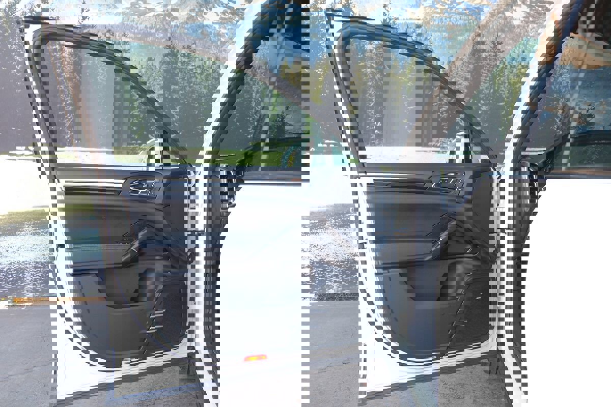 Used 2017 Porsche Cayenne S image 11