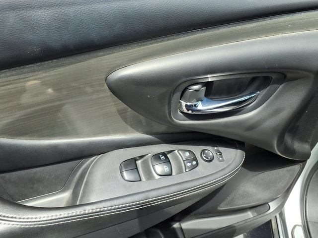 Used 2017 Nissan Murano S AWD/4WD image 12