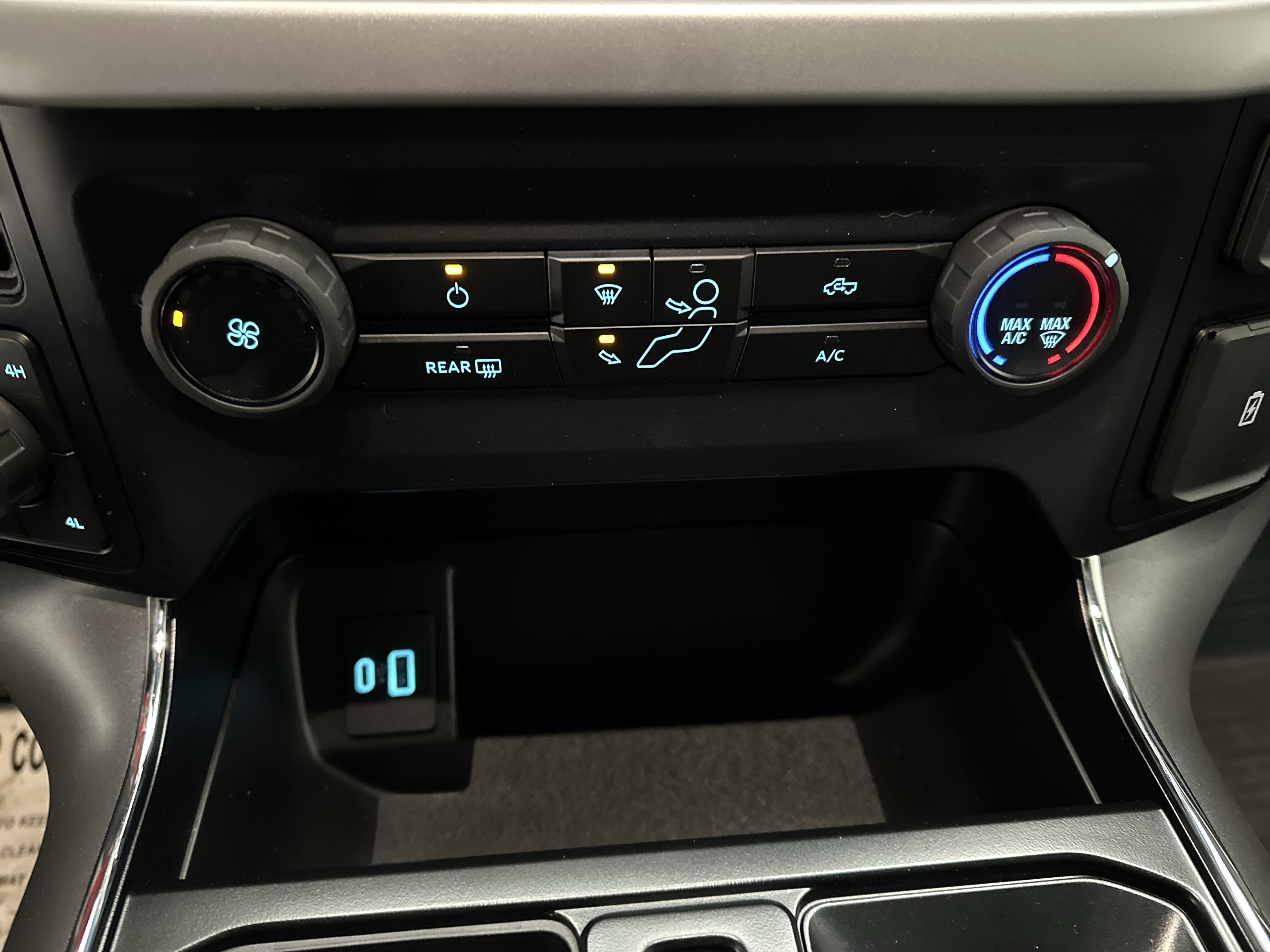 Used 2023 Ford F150 XLT w/ XTR Package image 36