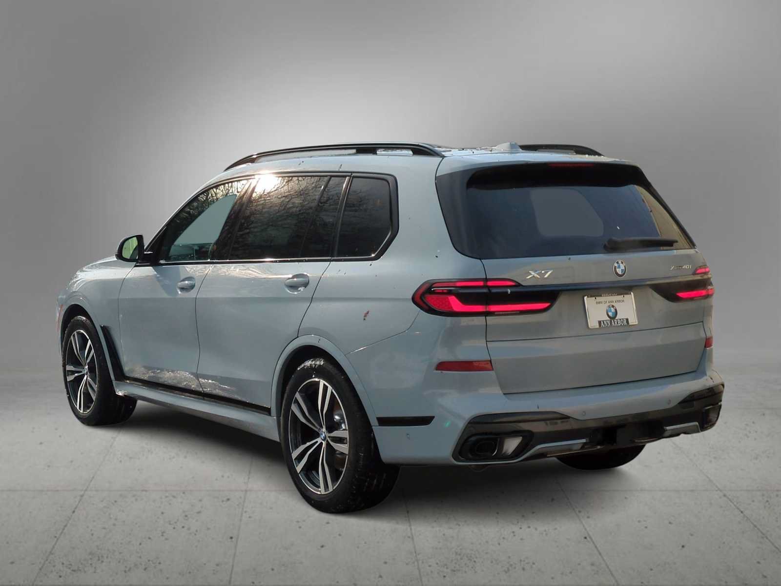 Used 2026 BMW X7 xDrive40i w/ M Sport Package AWD/4WD image 6