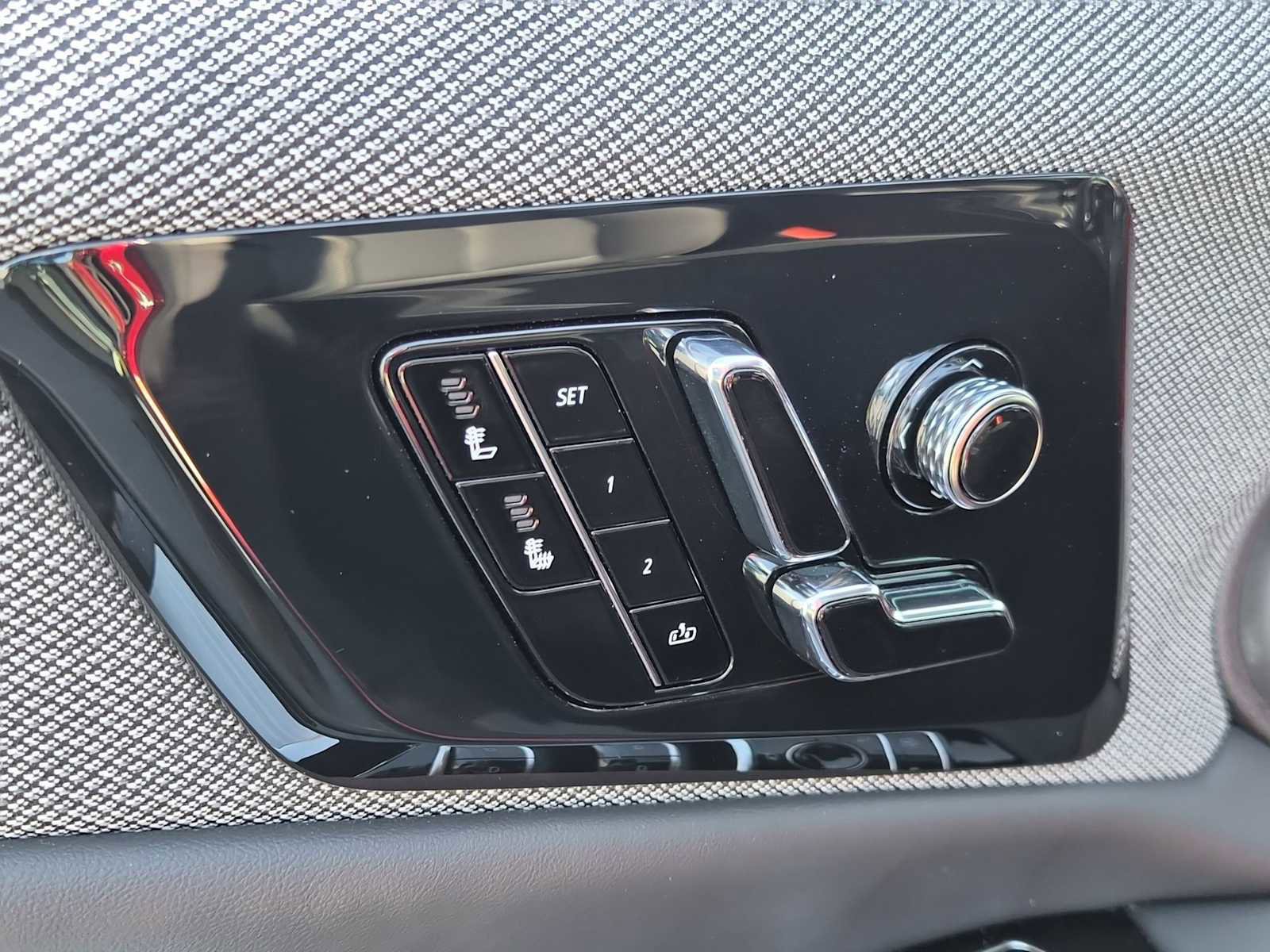 Used 2025 Cadillac Optiq Sport 1 AWD/4WD image 16