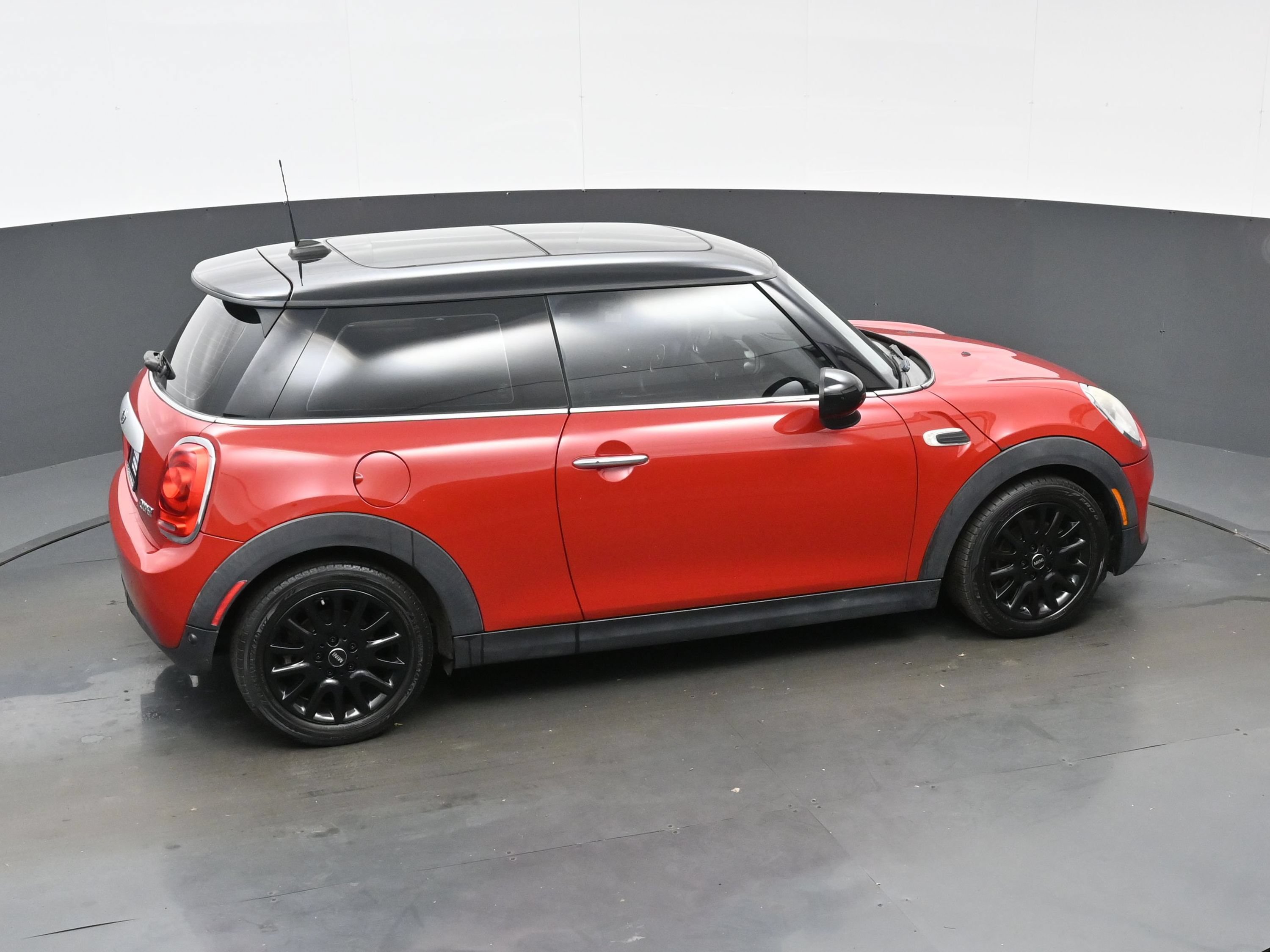 Used 2015 MINI Cooper 2-Door Hardtop FWD image 36