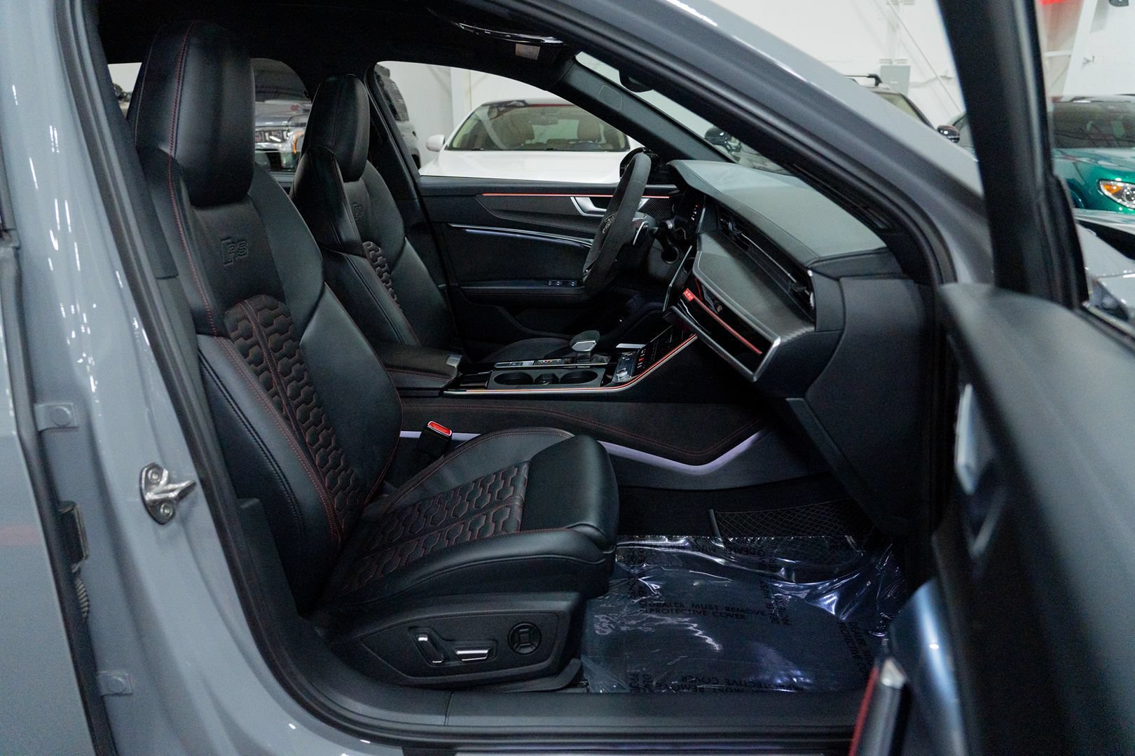Used 2022 Audi RS 6 w/ Carbon Optic Package AWD/4WD image 34