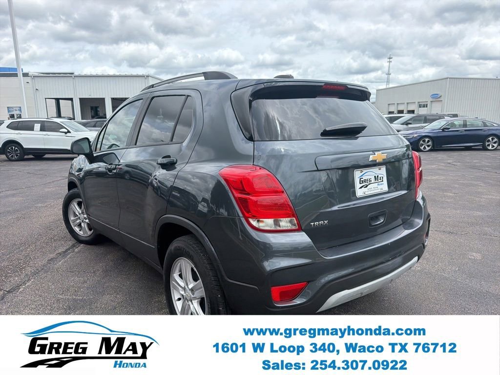 Used 2021 Chevrolet Trax LT w/ Premium Seat Package FWD image 5
