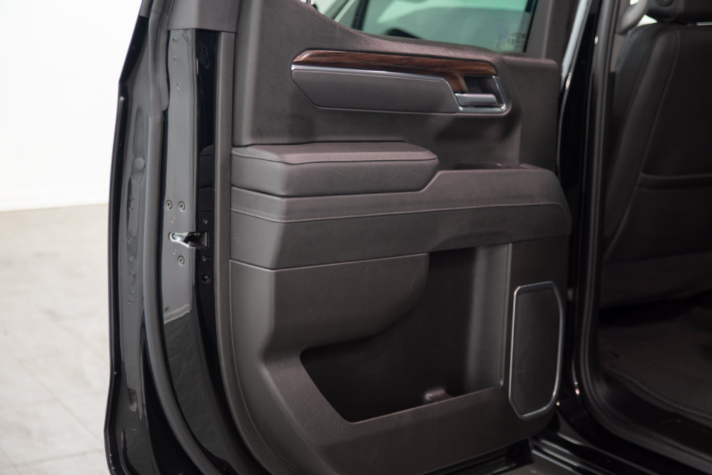 Used 2025 GMC Sierra 1500 SLT AWD/4WD image 8