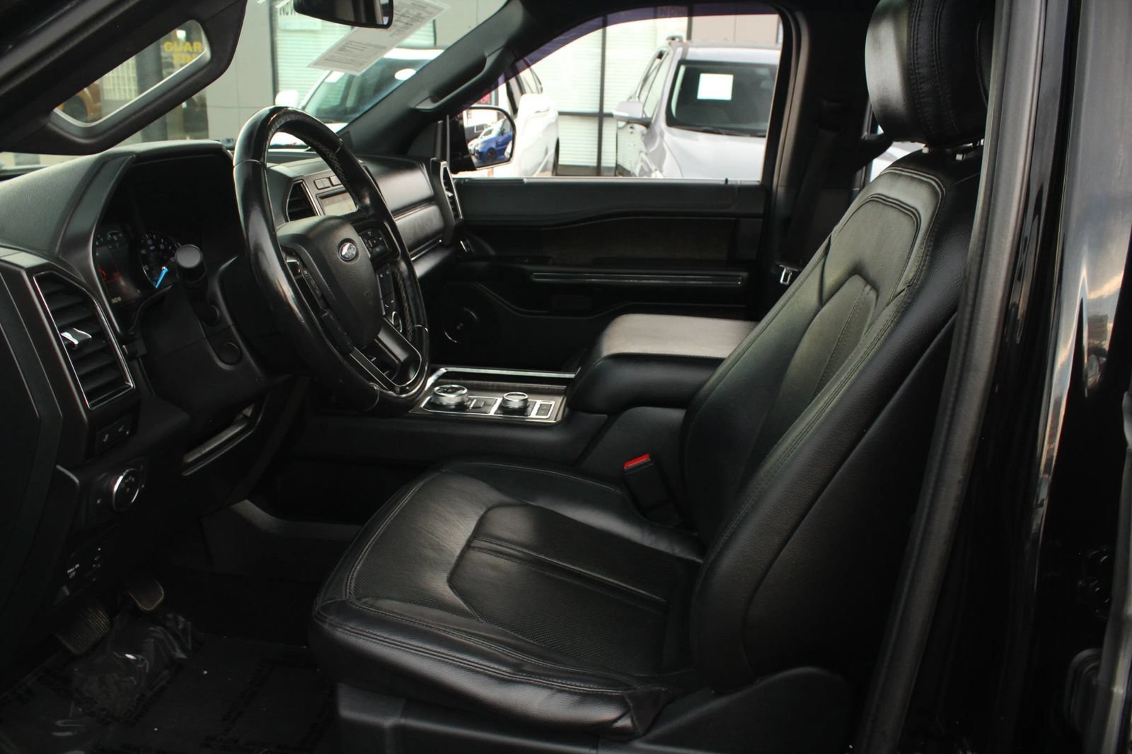 Used 2018 Ford Expedition Limited w/ Equipment Group 302A AWD/4WD image 13