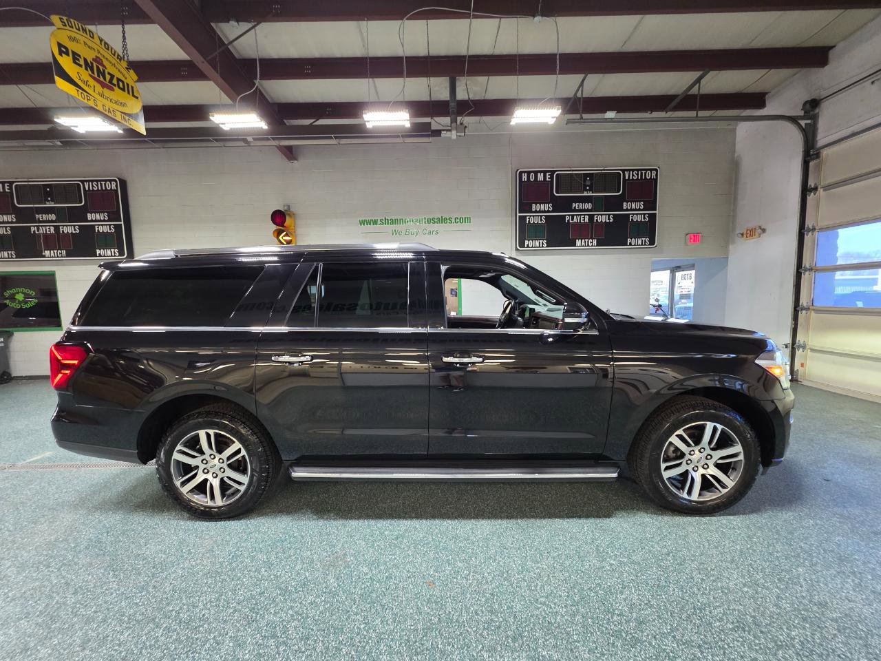 Used 2022 Ford Expedition Max Limited image 5