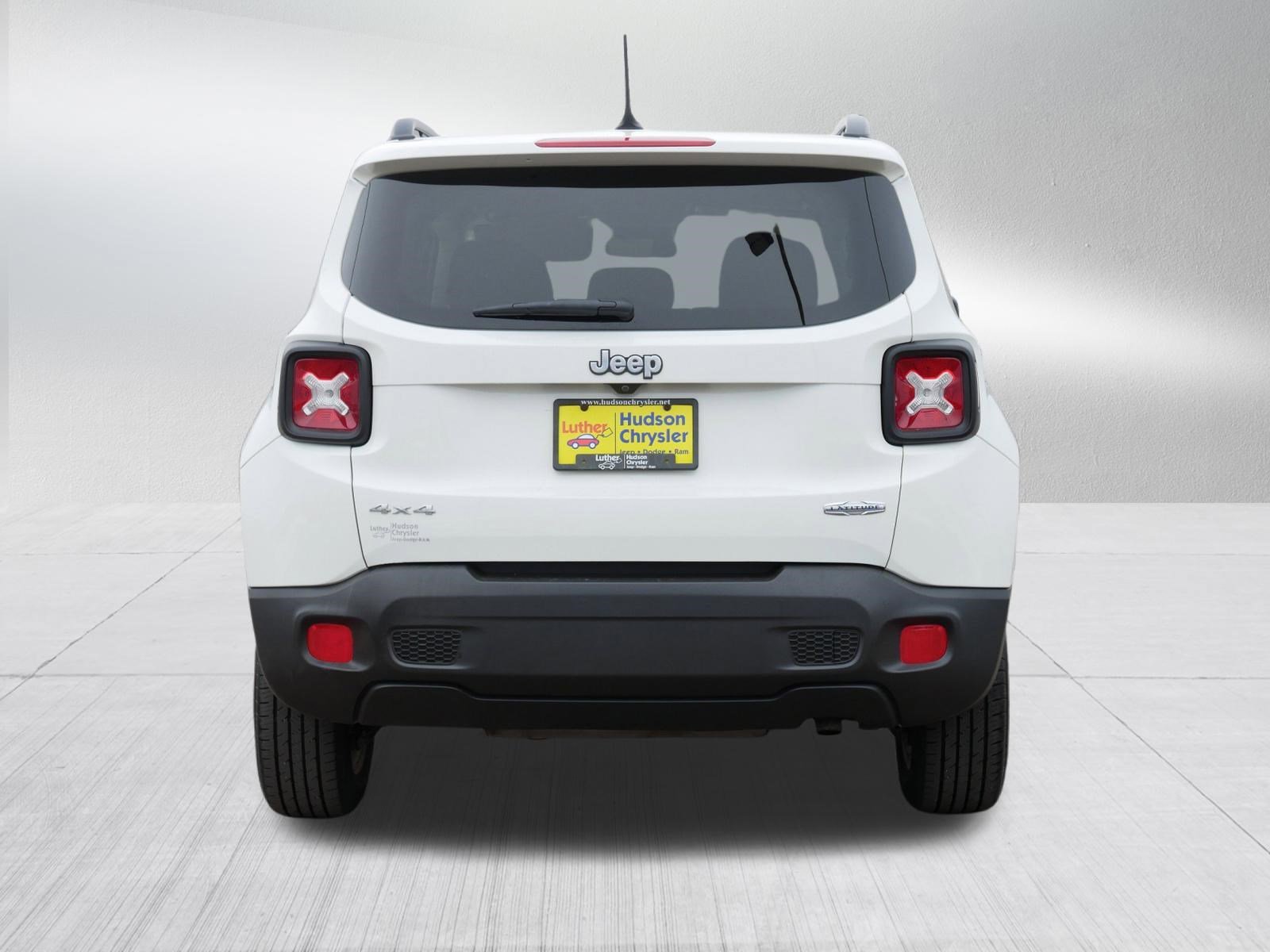 Used 2017 Jeep Renegade Latitude w/ Cold Weather Group image 6