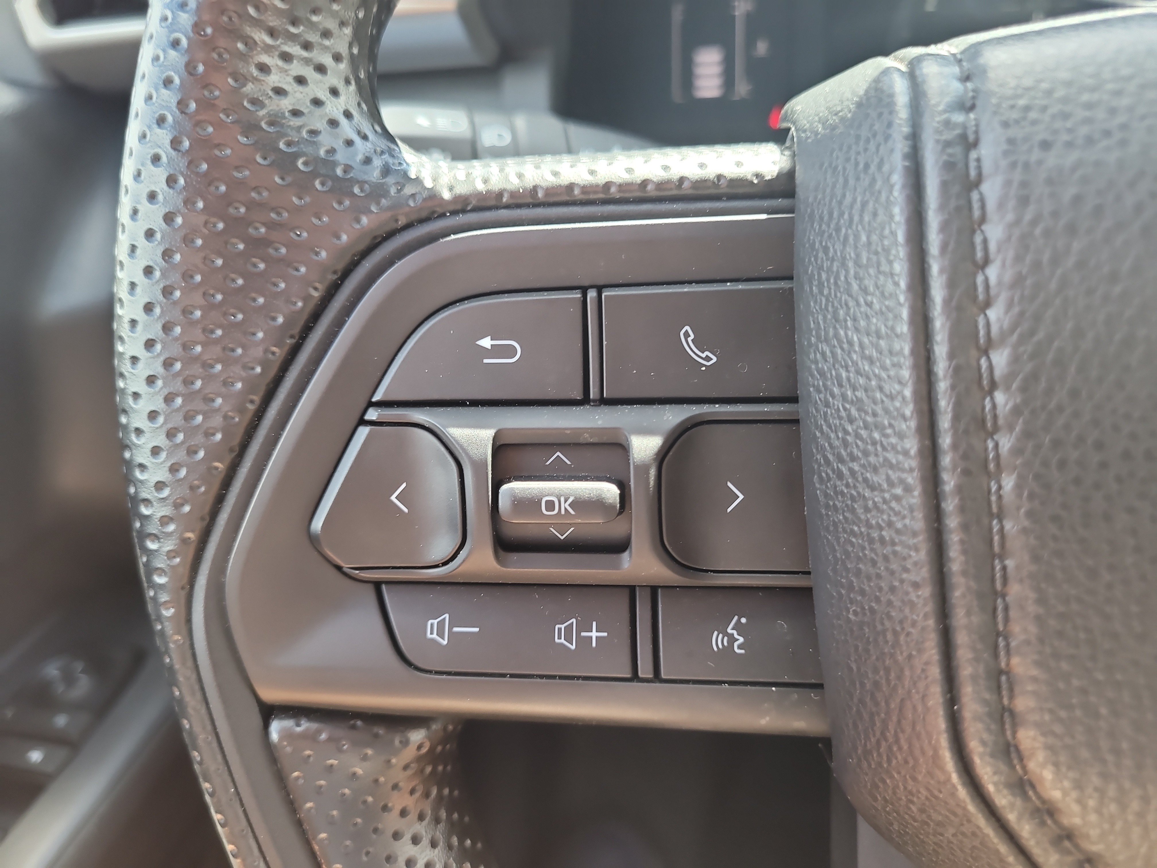 Used 2025 Toyota Tacoma SR5 RWD image 31