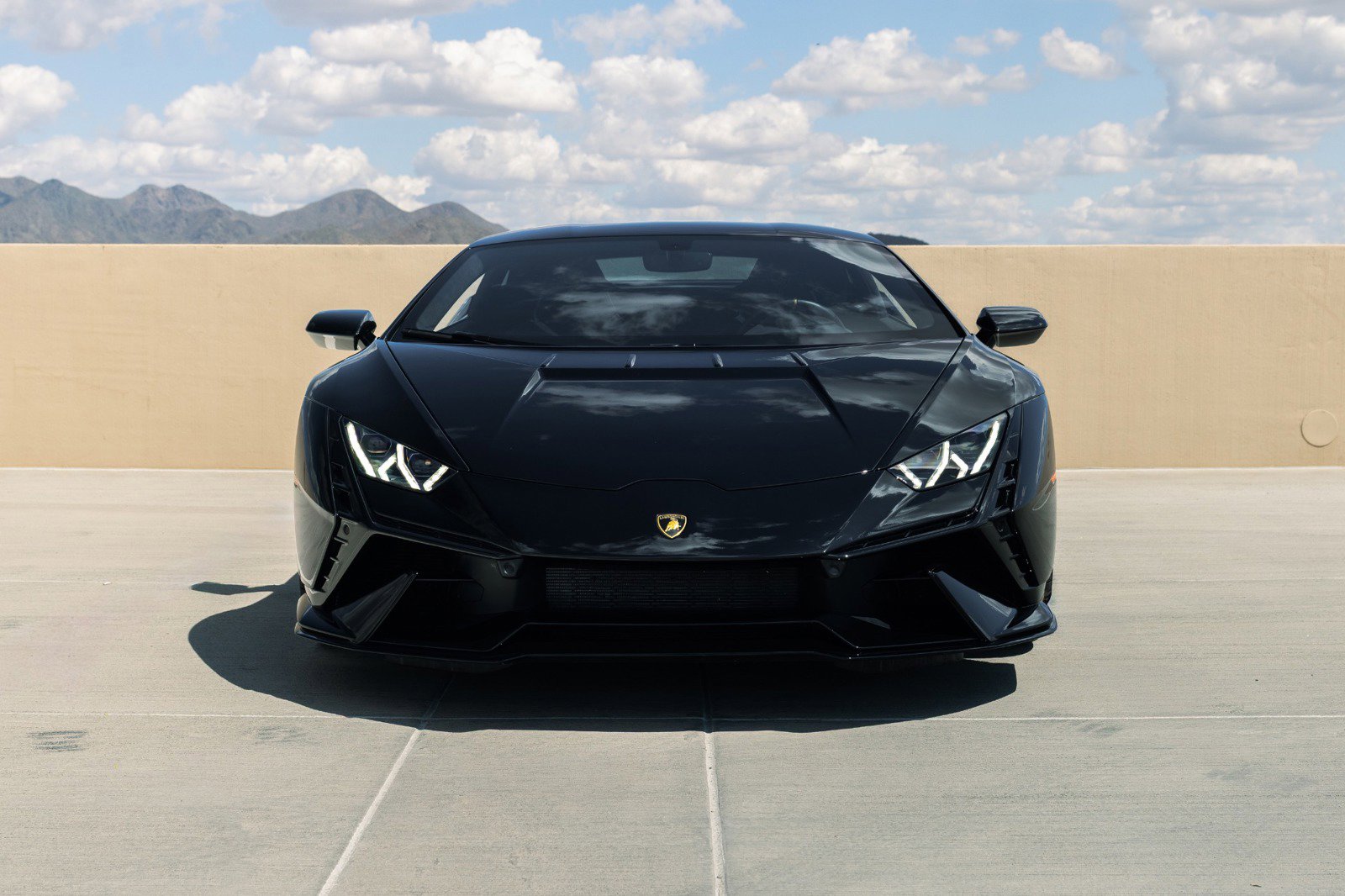 Used 2024 Lamborghini Huracan Tecnica image 2