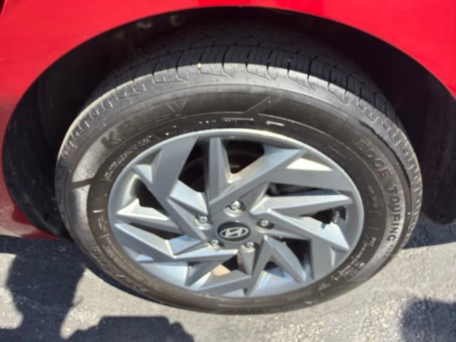 Used 2024 Hyundai Elantra SEL FWD image 28